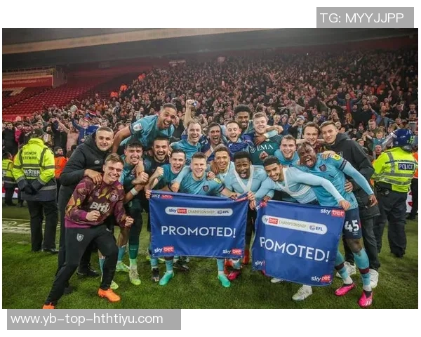 孔帕尼为妻子庆祝40岁生日专程回曼市包下豪华酒店盛大庆典 孔帕尼为妻子庆祝40岁生日专程回曼市包下豪华酒店盛大庆典