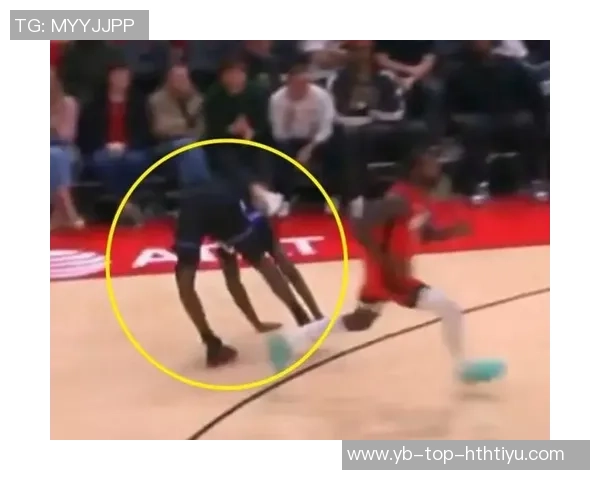 亨特快攻如闪电起飞骑扣恩比德大帝瞬间跪倒场上震撼全场